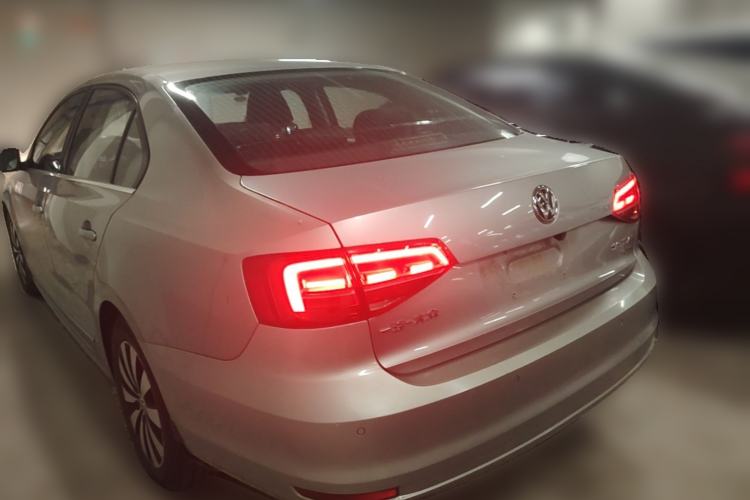 Used Volkswagen Sagitar 2015 230TSI Automatic Luxury Model Rear Left 45 Deg
