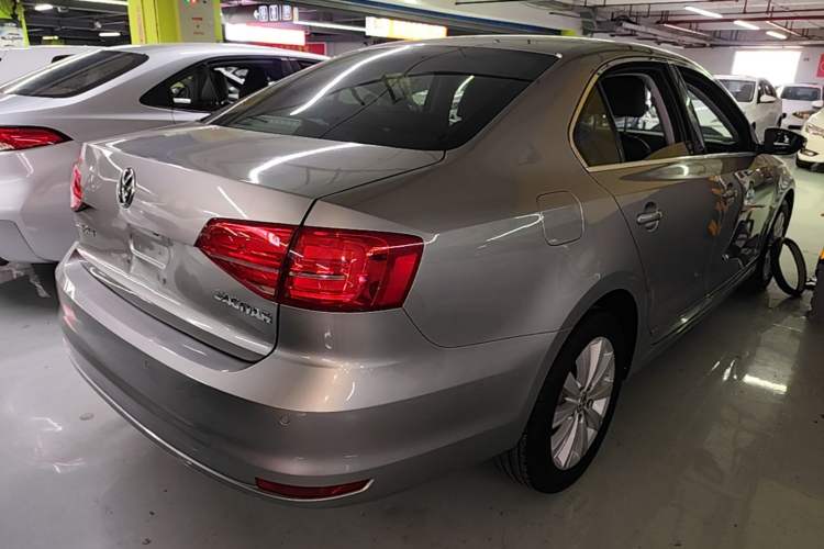 Used Volkswagen Sagitar 2015 1.6L Automatic Comfort Model Rear Right 45 Deg