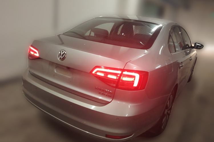Used Volkswagen Sagitar 2015 230TSI Automatic Luxury Model Rear Right 45 Deg