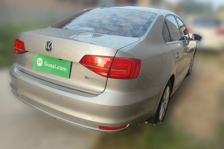 Used Volkswagen Sagitar 2015 230TSI Manual Comfort Version Rear Right 45 Deg
