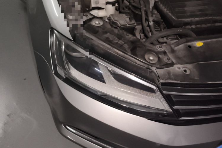 Used Volkswagen Sagitar 2015 230TSI Automatic Comfort Version Right Front Headlight
