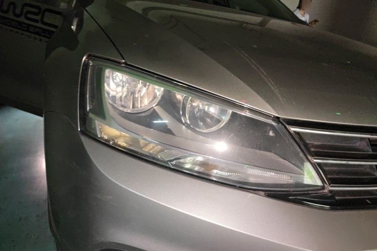 Used Volkswagen Sagitar 2015 1.6L Automatic Comfort Model Right Front Headlight