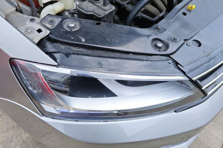 Used Volkswagen Sagitar 2015 1.6L Automatic Comfort Model Right Front Headlight