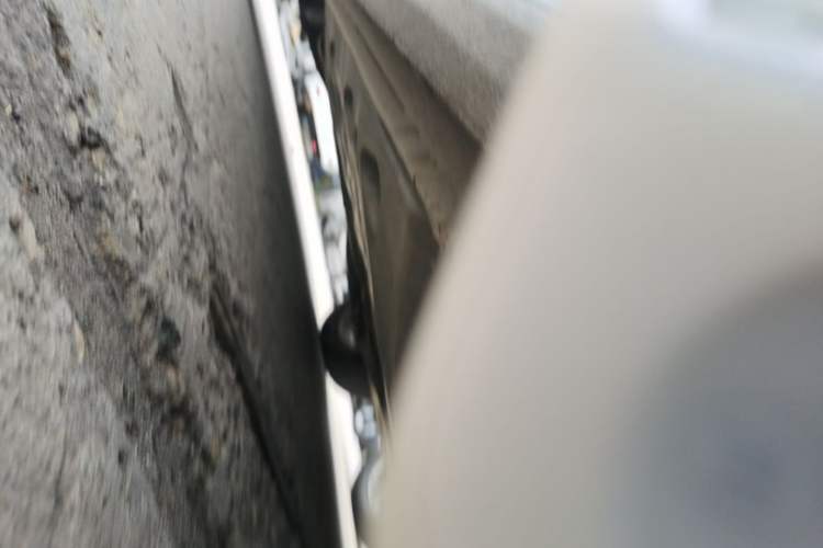 Used Volkswagen Sagitar 2015 1.6L Automatic Comfort Model Right Side Sill