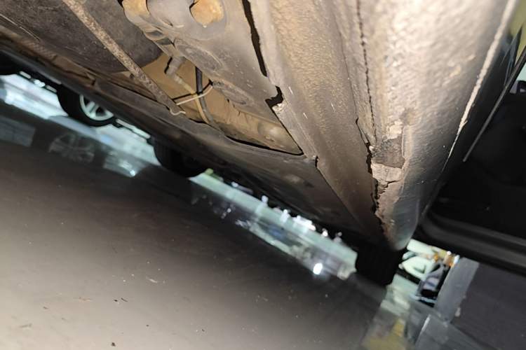 Used Volkswagen Sagitar 2015 1.6L Automatic Comfort Model Right Side Sill