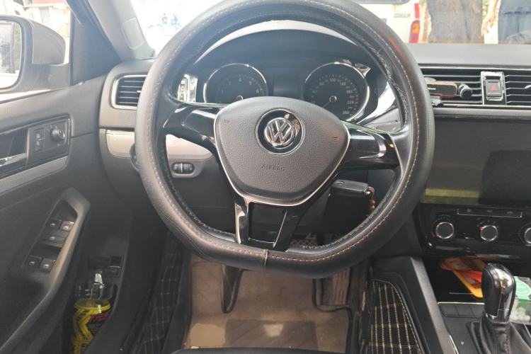 Used Volkswagen Sagitar 2015 1.6L Automatic Comfort Model Steering Wheel