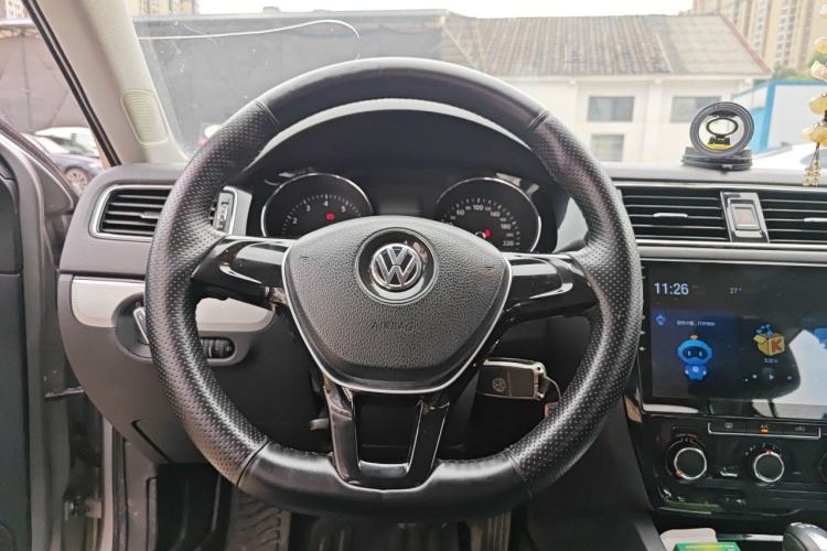 Used Volkswagen Sagitar 2015 230TSI Automatic Comfort Version Steering Wheel