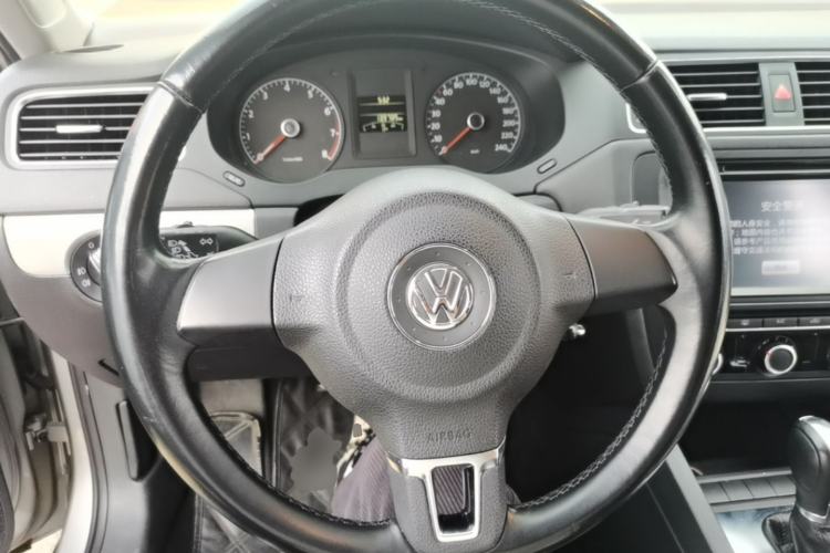 Used Volkswagen Sagitar 2015 1.6L Automatic Comfort Model Steering Wheel