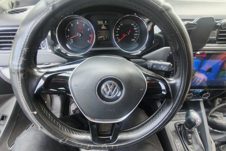 Used Volkswagen Sagitar 2015 1.6L Automatic Comfort Model Steering Wheel