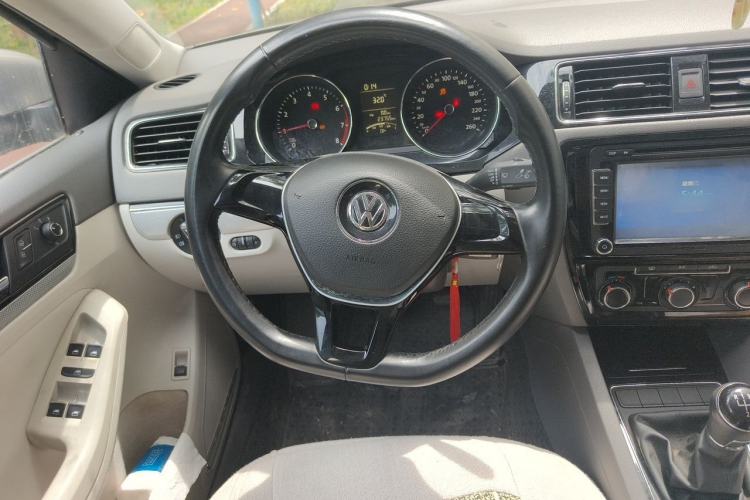 Used Volkswagen Sagitar 2015 1.6L Manual Comfort Model Steering Wheel