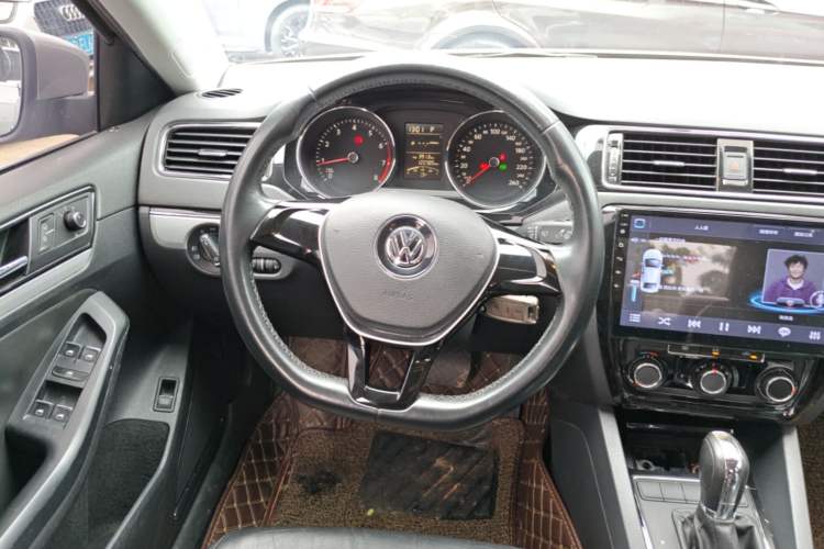 Used Volkswagen Sagitar 2015 1.6L Automatic Comfort Model Steering Wheel