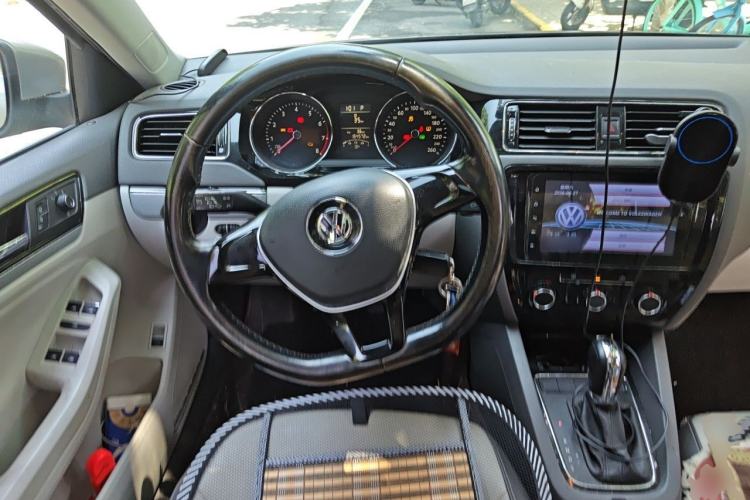 Used Volkswagen Sagitar 2015 1.6L Automatic Comfort Model Steering Wheel