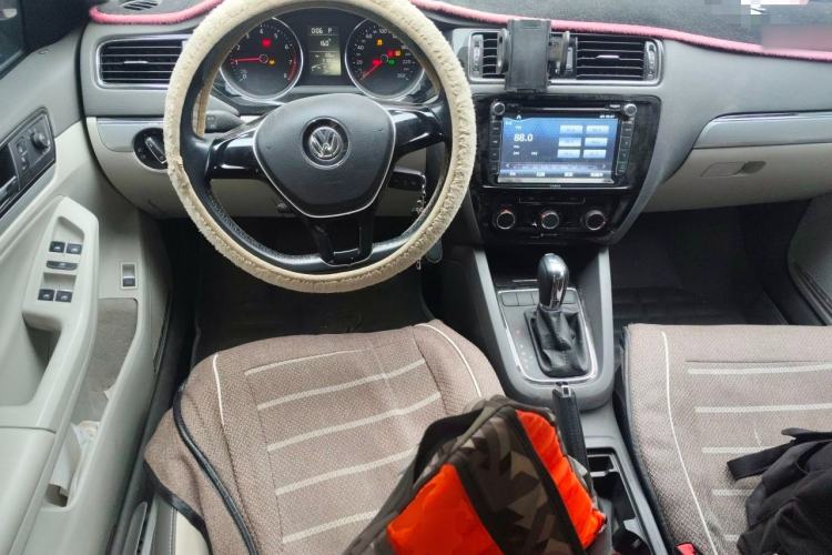 Used Volkswagen Sagitar 2015 1.6L Automatic Comfort Model Steering Wheel