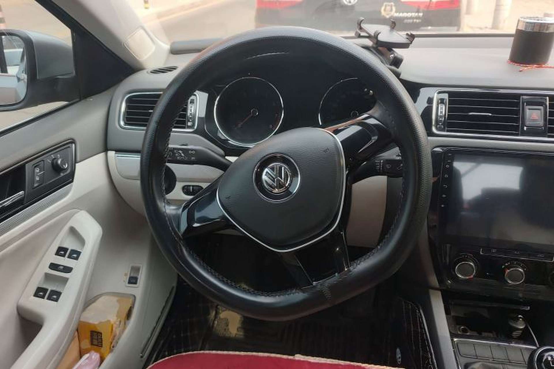 Used Volkswagen Sagitar 2015 1.6L Manual Comfort Model Steering Wheel