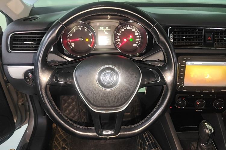 Used Volkswagen Sagitar 2015 1.6L Automatic Comfort Model Steering Wheel