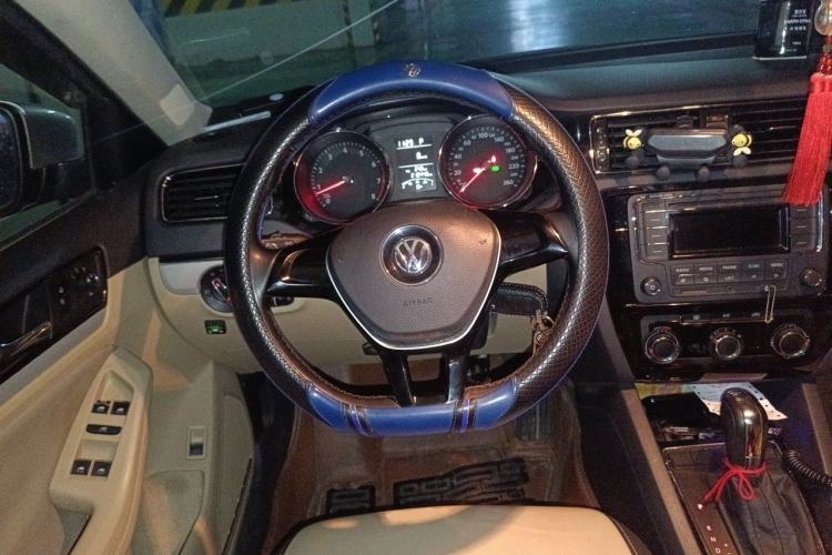 Used Volkswagen Sagitar 2015 1.6L Automatic Comfort Model Steering Wheel