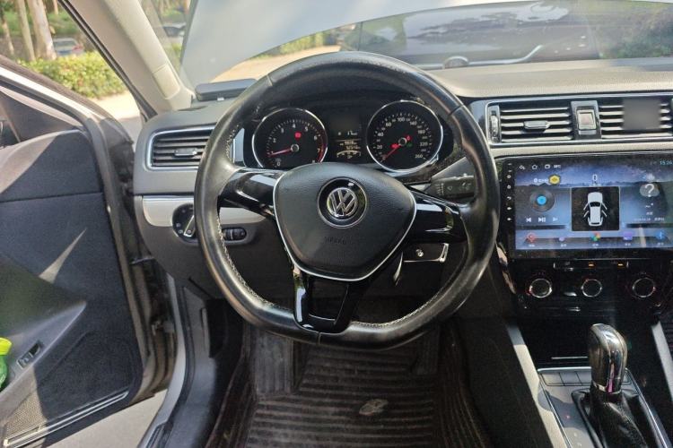 Used Volkswagen Sagitar 2015 1.6L Automatic Comfort Model Steering Wheel