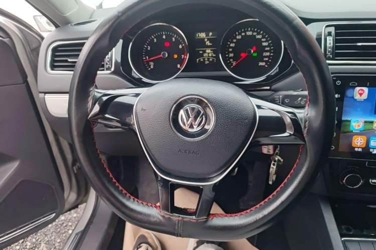 Used Volkswagen Sagitar 2015 1.6L Automatic Comfort Model Steering Wheel