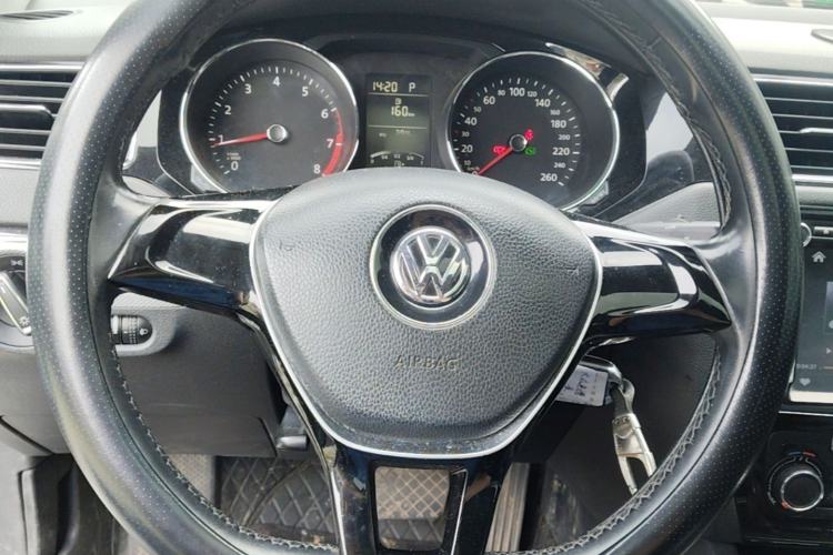 Used Volkswagen Sagitar 2015 1.6L Automatic Comfort Model Steering Wheel