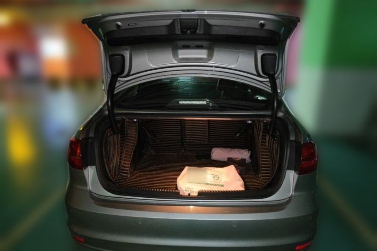 Used Volkswagen Sagitar 2015 1.6L Automatic Comfort Model Trunk