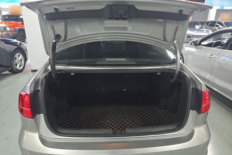 Used Volkswagen Sagitar 2015 1.6L Automatic Comfort Model Trunk