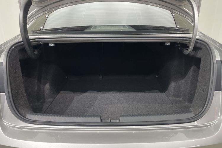 Used Volkswagen Sagitar 2015 1.6L Automatic Comfort Model Trunk