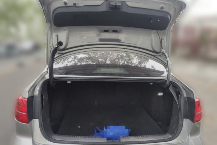 Used Volkswagen Sagitar 2015 1.6L Manual Fashion Edition Trunk