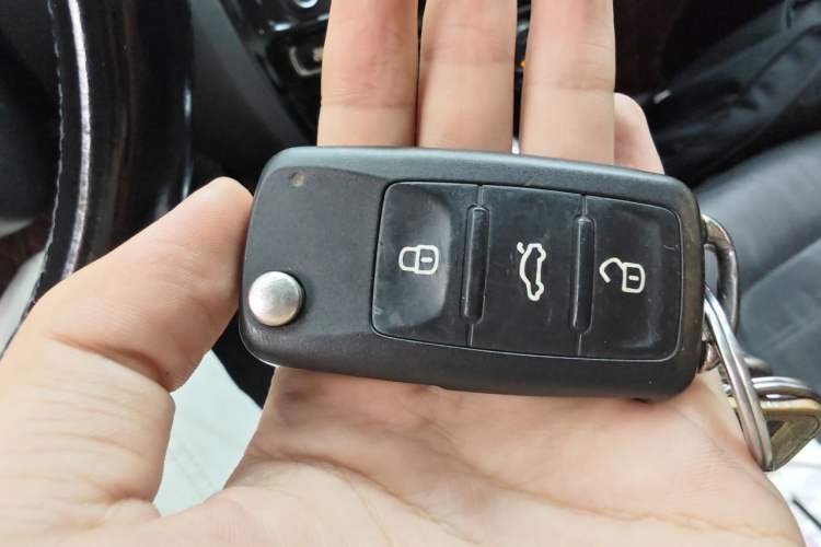 Used Volkswagen Sagitar 2015 230TSI Automatic Luxury Model Vehicle Key
