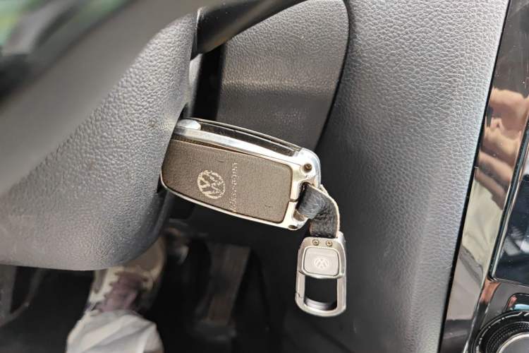 Used Volkswagen Sagitar 2015 230TSI Automatic Comfort Version Vehicle Key