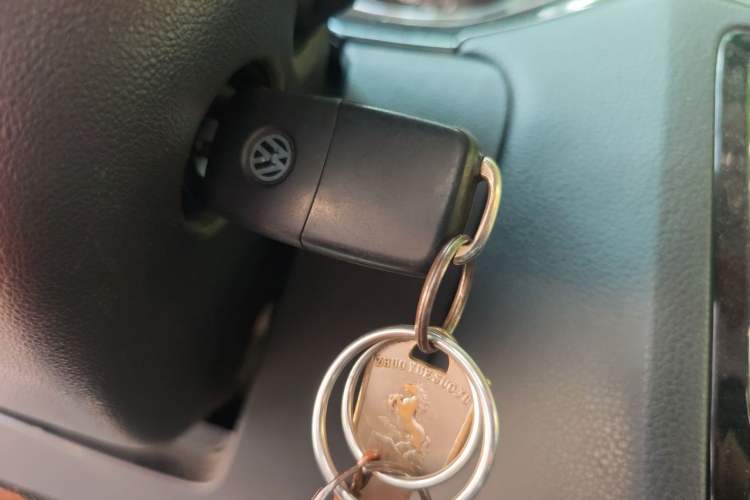 Used Volkswagen Sagitar 2015 1.6L Manual Comfort Model Vehicle Key