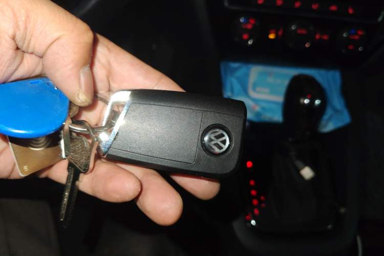 Used Volkswagen Sagitar 2015 230TSI Automatic Luxury Model Vehicle Key