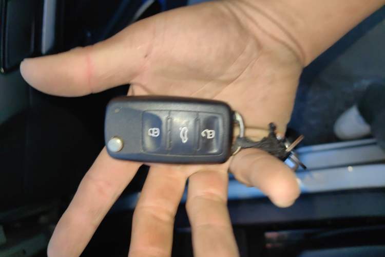 Used Volkswagen Sagitar 2015 1.6L Manual Comfort Model Vehicle Key