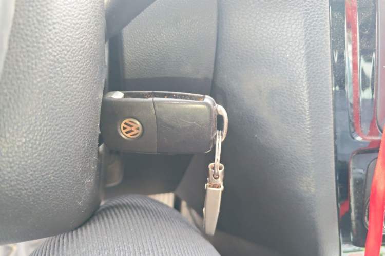 Used Volkswagen Sagitar 2015 1.6L Manual Comfort Model Vehicle Key