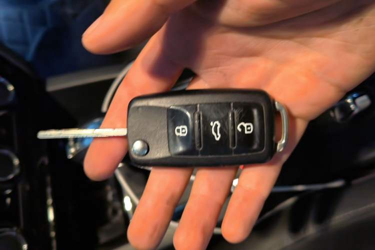 Used Volkswagen Sagitar 2015 230TSI Automatic Comfort Version Vehicle Key