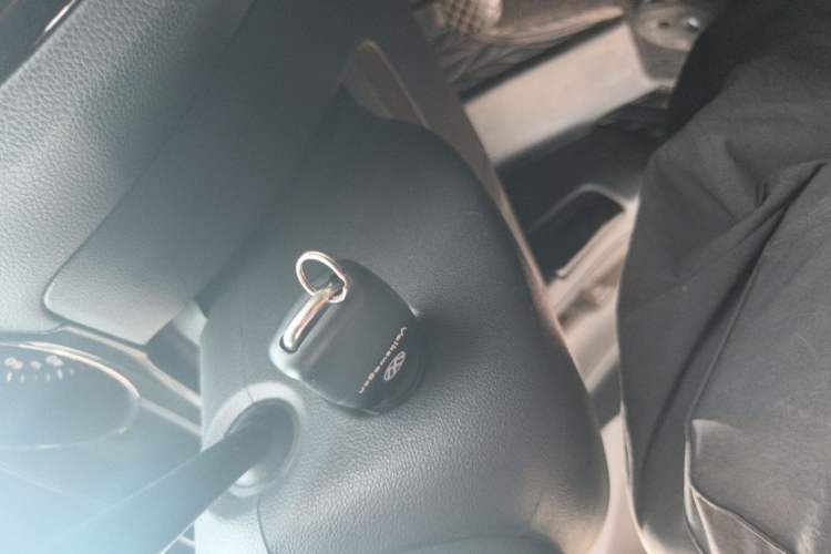 Used Volkswagen Sagitar 2015 1.6L Manual Comfort Model Vehicle Key