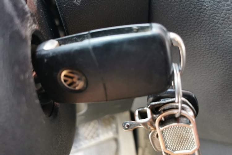 Used Volkswagen Sagitar 2015 1.6L Manual Comfort Model Vehicle Key