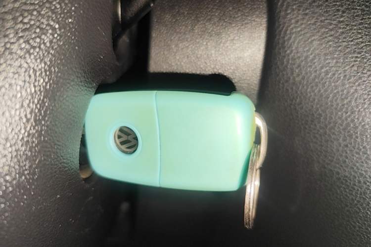 Used Volkswagen Sagitar 2015 1.6L Automatic Comfort Model Vehicle Key