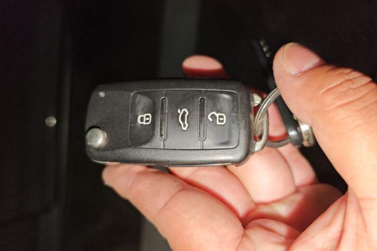 Used Volkswagen Sagitar 2015 1.6L Manual Comfort Model Vehicle Key