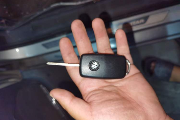 Used Volkswagen Sagitar 2015 1.6L Manual Comfort Model Vehicle Key