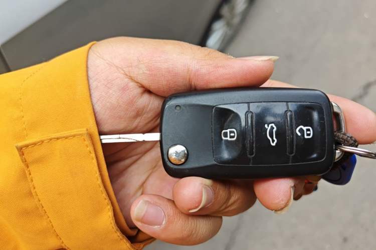 Used Volkswagen Sagitar 2015 1.6L Automatic Comfort Model Vehicle Key