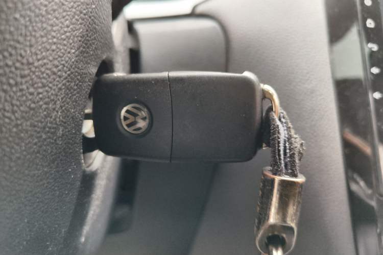 Used Volkswagen Sagitar 2015 230TSI Manual Comfort Version Vehicle Key