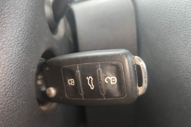 Used Volkswagen Sagitar 2015 1.6L Automatic Comfort Model Vehicle Key