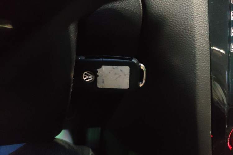 Used Volkswagen Sagitar 2015 230TSI Automatic Comfort Version Vehicle Key