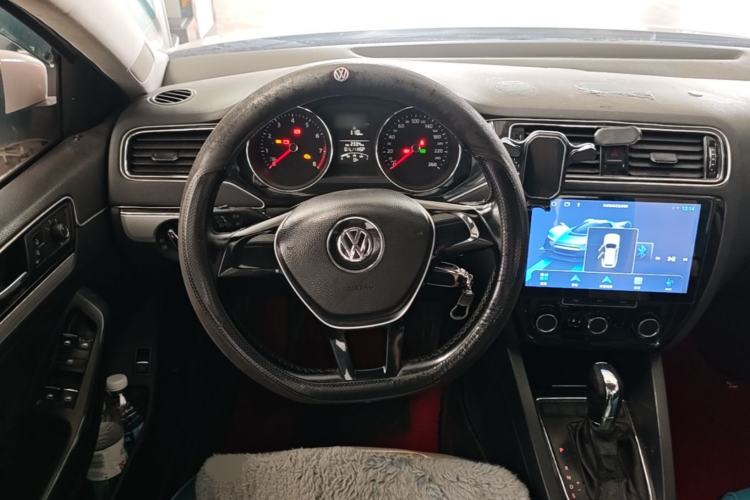 Used Volkswagen Sagitar 2015 1.6L Automatic Comfort Model Steering Wheel