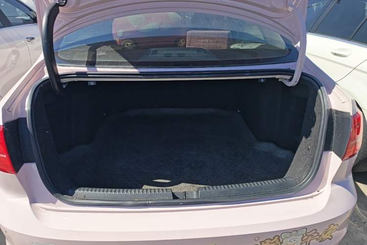 Used Volkswagen Sagitar 2015 1.6L Automatic Comfort Model Trunk