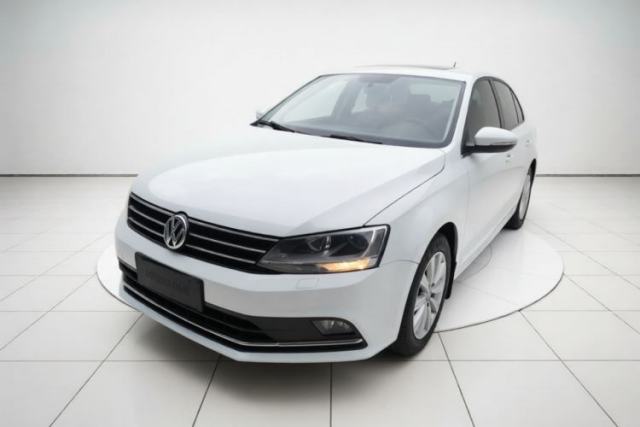Ojetý Volkswagen Sagitar 2015 1.6L Automatic Comfort Model