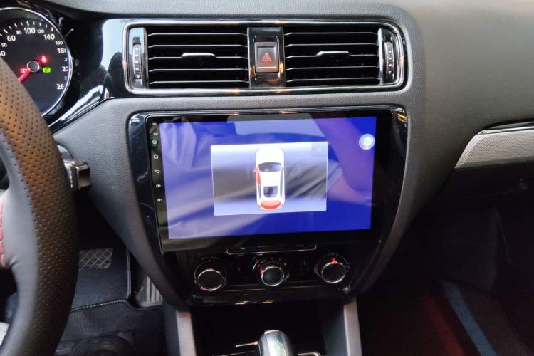 Used Volkswagen Sagitar 2015 1.6L Automatic Comfort Model Audio And AC Panel