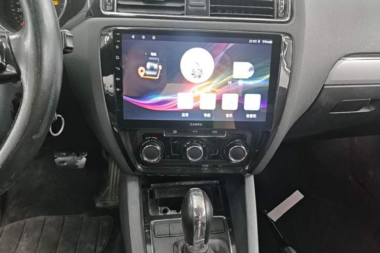 Used Volkswagen Sagitar 2015 230TSI Automatic Comfort Version Audio And AC Panel