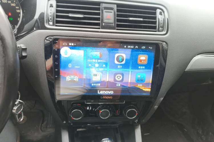 Used Volkswagen Sagitar 2015 230TSI Automatic Comfort Version Audio And AC Panel