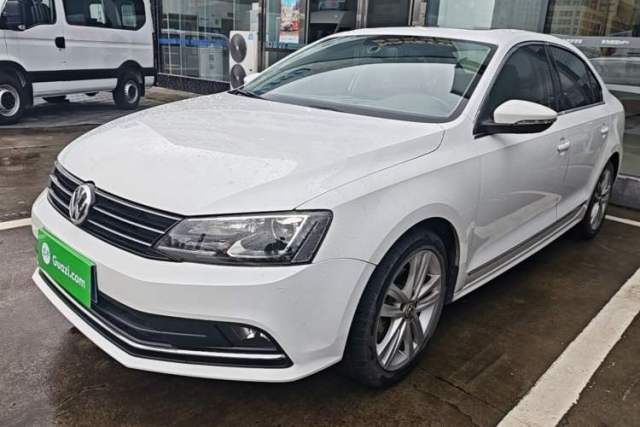 Volkswagen Sagitar 2015 230TSI Automatic Comfort Version usado